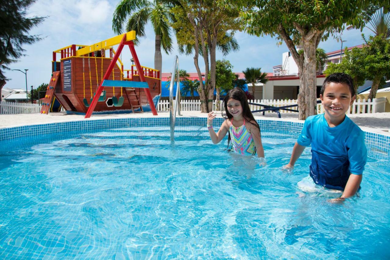 Simpson Bay Resort Marina & Spa Екстер'єр фото